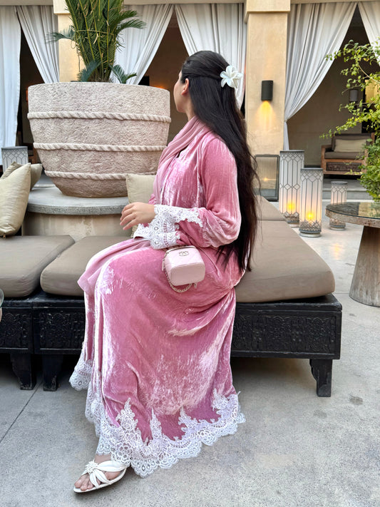 Velvet peony abaya