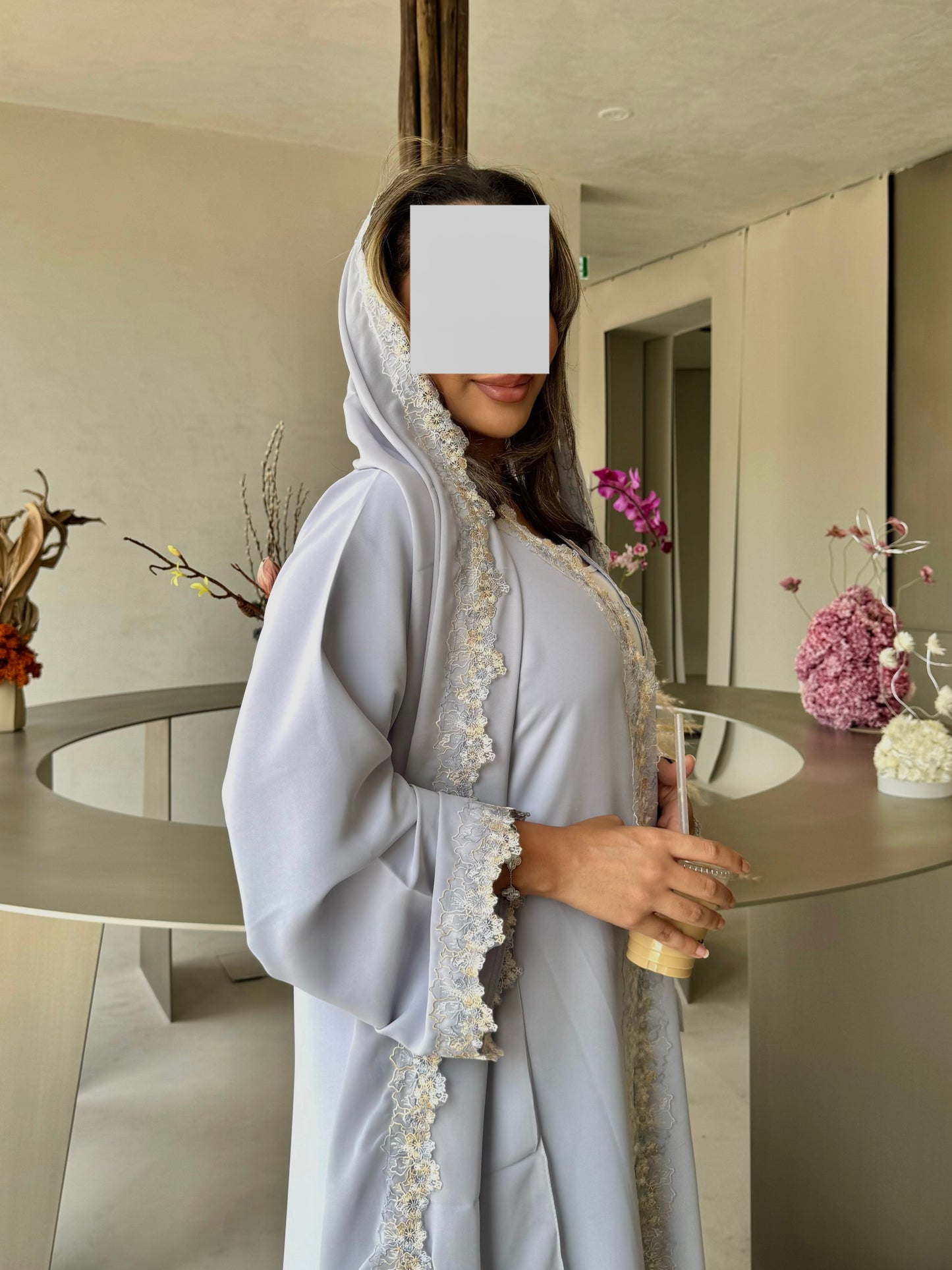 Lily abaya
